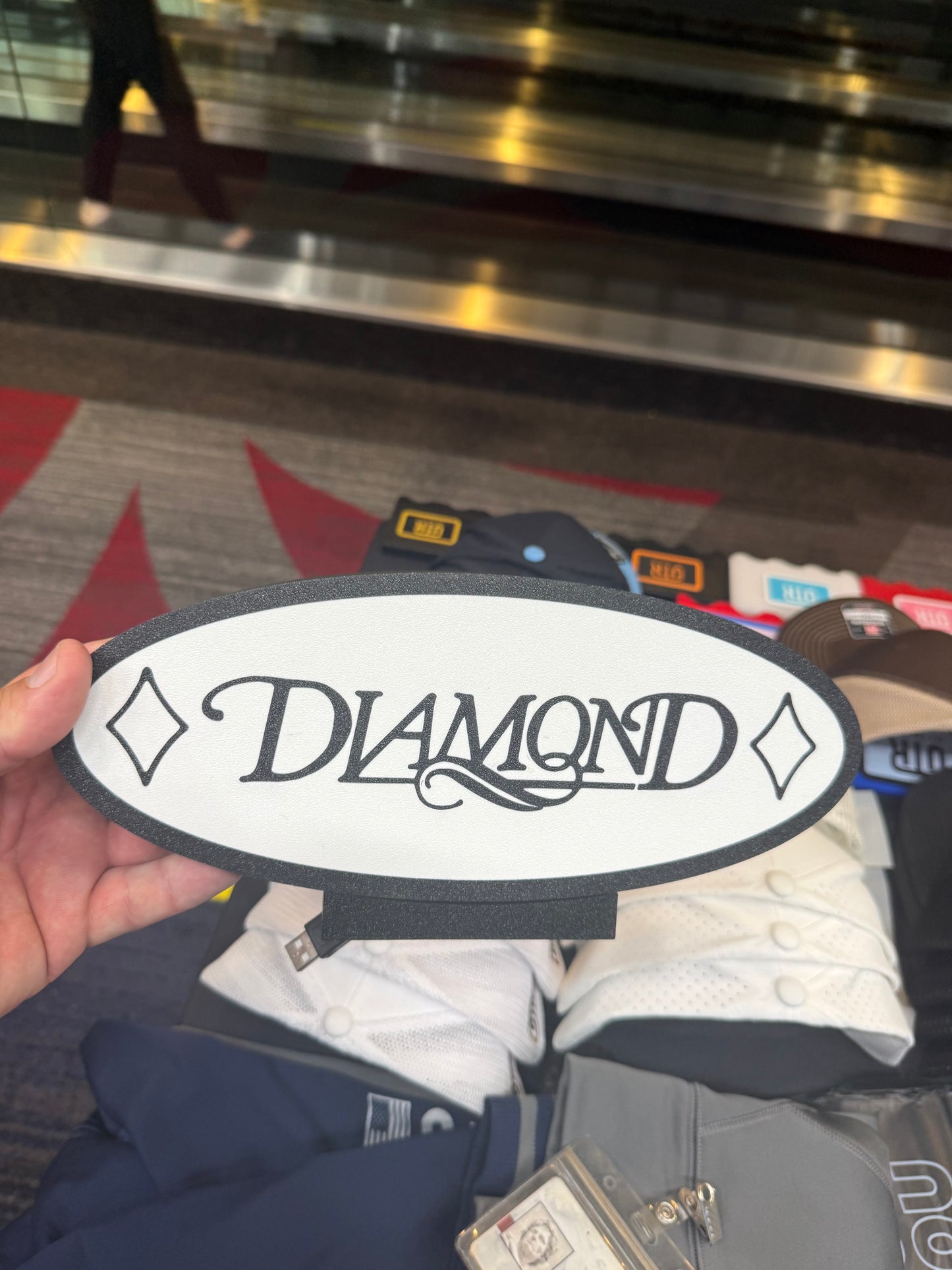 DIAMOND AND DERBY LIGHT